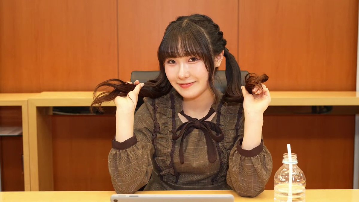 n092tS's tweet photo. 坂倉花さん　顔が良すぎる https://t.co/ewDh2PtpSo