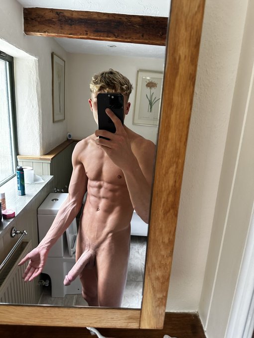 Blondestud69