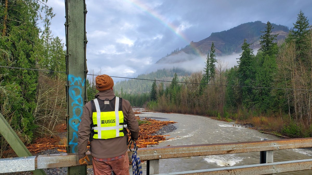 USGS_Water's tweet image. Assessing water supply and use? Check. Monitoring stream temperature for fish? Check. Informing sustainable infrastructure design? Check.  

USGS water science and data help us to be better stewards of the world we live in. Because at USGS, #EveryDayIsEarthDay!