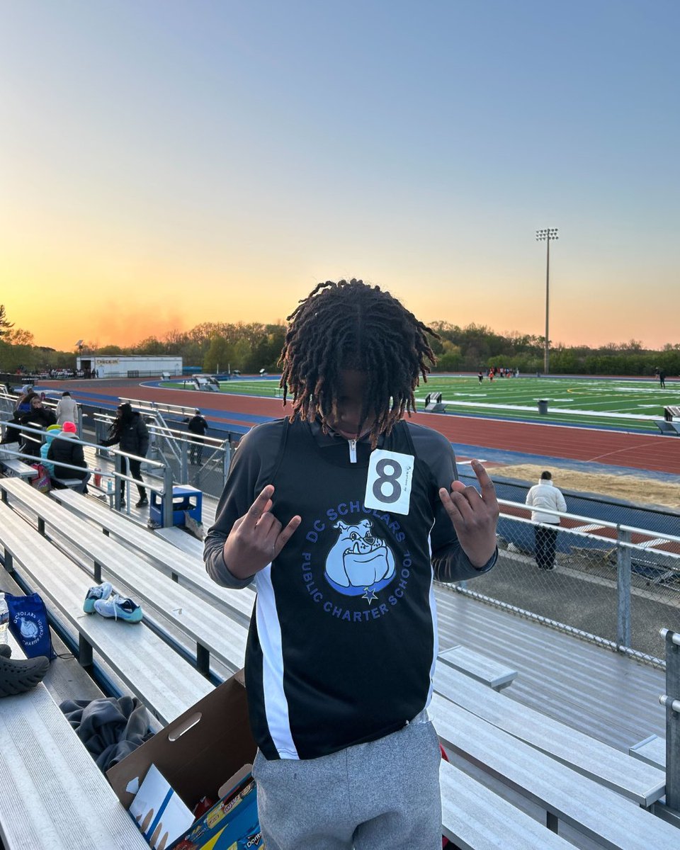 DCScholarsPCS's tweet image. Our track team recently attended their first meet, and our relay team won their first-ever race! Despite the frigid weather, our scholars persevered, and we are so proud of them! Go Bulldogs! @dcpcsb #DCScholars #GoBulldogs #TrackTeam #TrackMeet