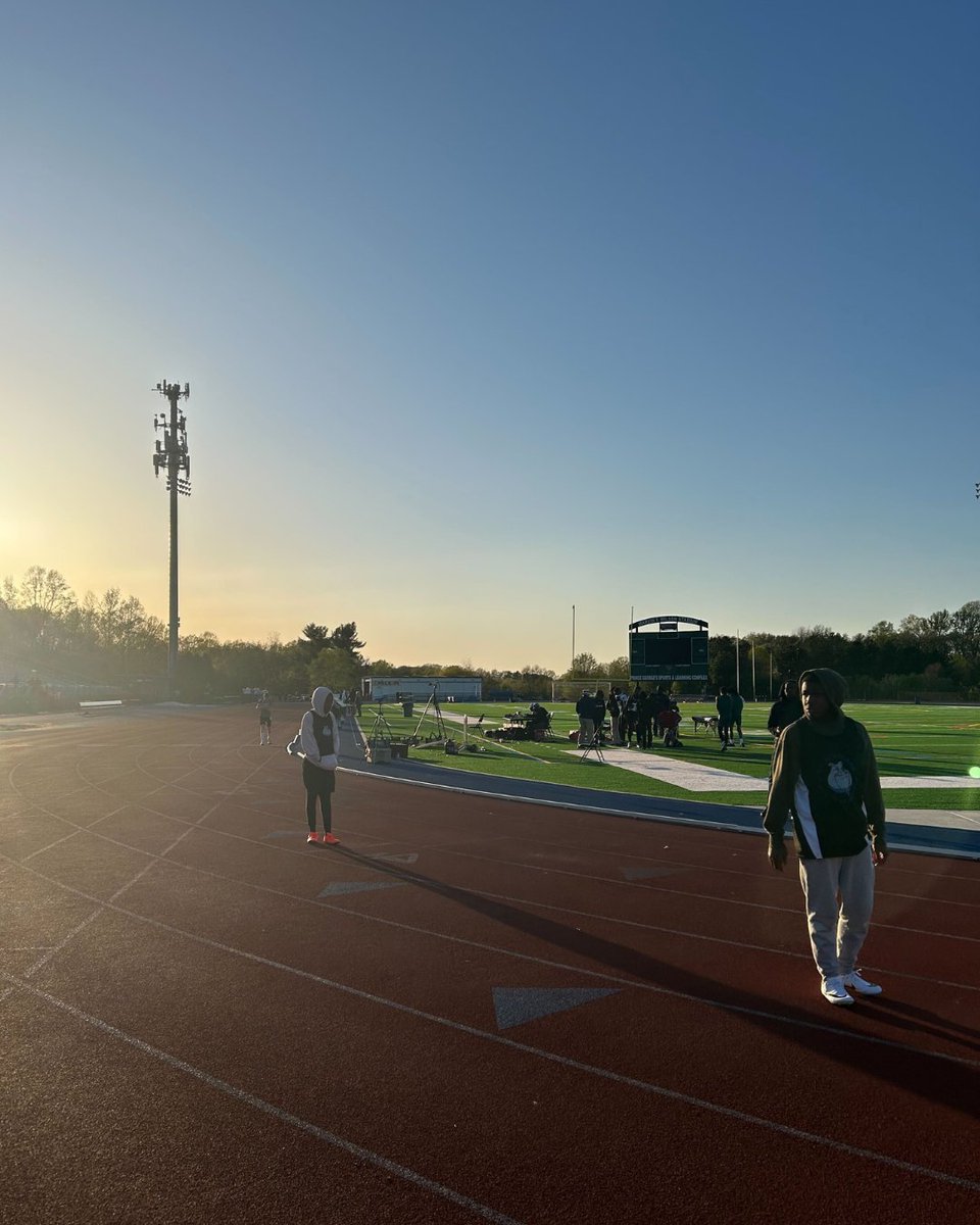 DCScholarsPCS's tweet image. Our track team recently attended their first meet, and our relay team won their first-ever race! Despite the frigid weather, our scholars persevered, and we are so proud of them! Go Bulldogs! @dcpcsb #DCScholars #GoBulldogs #TrackTeam #TrackMeet