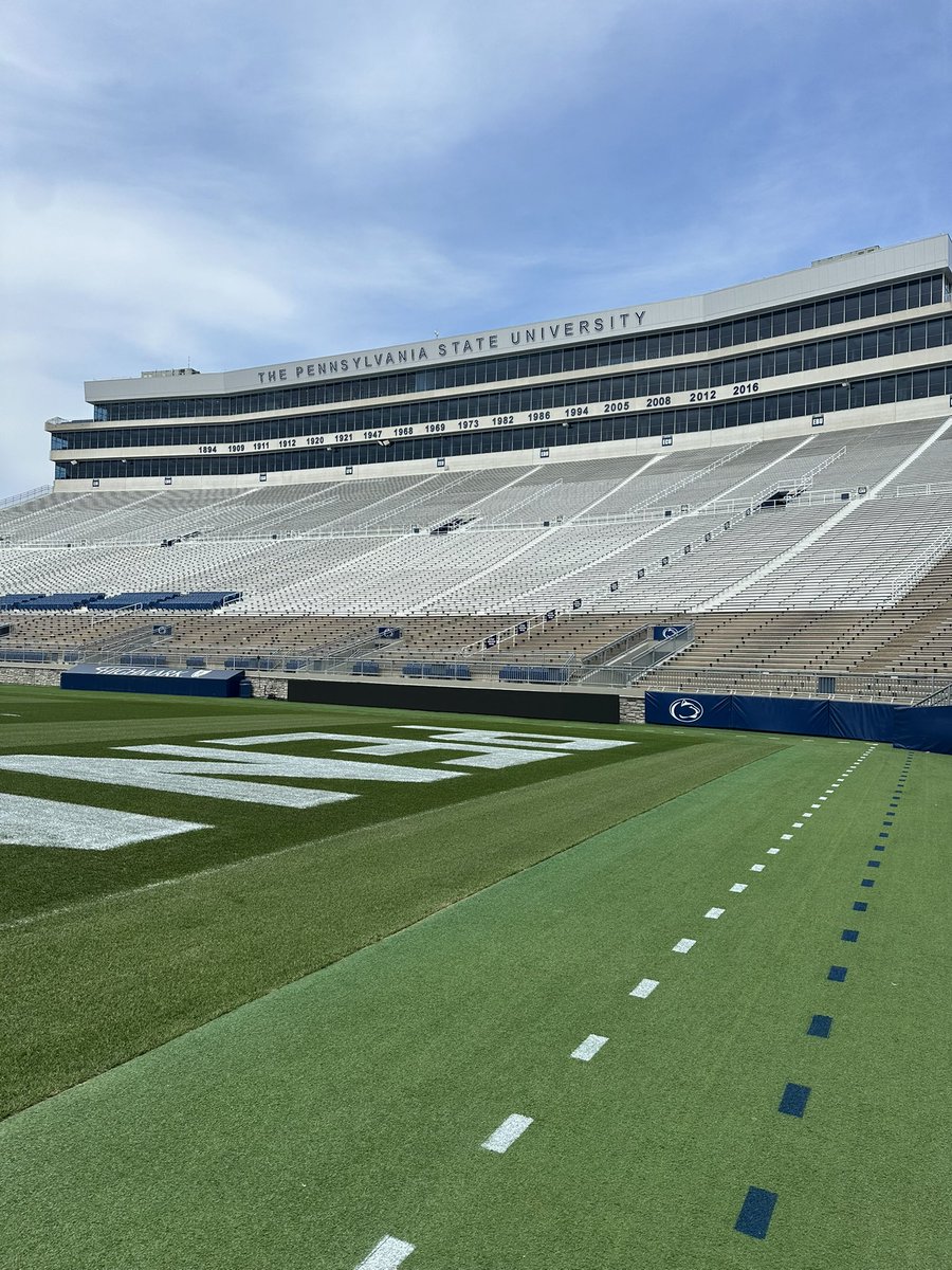Had a great time at <a href="/PennStateFball/">Penn State Football</a> yesterday. Huge thanks to <a href="/chrismahon_/">Chris Mahon (Slim)</a> for sending me the practice schedule. <a href="/coachbaileyFB/">🏈Cᴏᴀᴄʜ Bᴀɪʟᴇʏ</a> <a href="/PrepRedzonePA/">Prep Redzone Pennsylvania</a> @PRZPAvic <a href="/PA_TodaySports/">PA Today</a> <a href="/PaFootballNews/">Pennsylvania Football News</a>