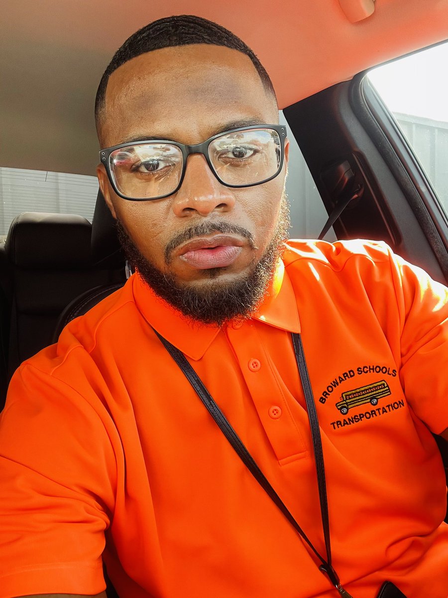 varius2real's tweet photo. My Tuesday #SchoolBusDriver #DifferentFrames #WorkDay https://t.co/kHDx9KW0I8