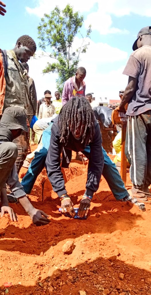 Today, at Langata, we laid to rest two members of our street families—lives lost to the cold, rain, and hunger😥. This is not just a tragedy; it is a reflection of a system that fails the most vulnerable among us. Every human being deserves dignity, warmth, food, and shelter.