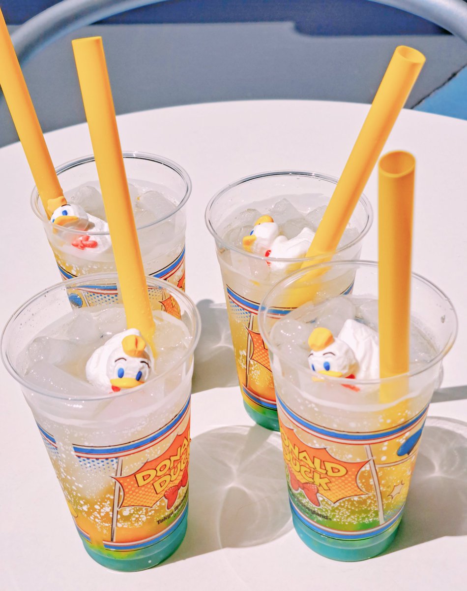 「グアグアかわいいのを食べたり飲んだりしてきた。ドナルドイベは楽しいから、ハロウィ」|とりか🌕 4/2スーパーヒロインタイム委託参加のイラスト