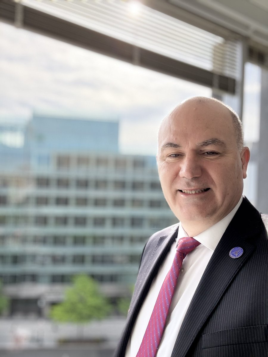 Manuel Oancia tweet media