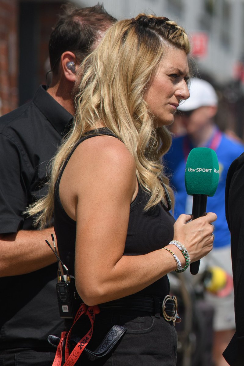 JadeEdwards9's tweet photo. ⭐️ CONFIRMED: Season No.2 with ITV Sport! ⭐️
Taking my smiley face for another tour of the UK with the @BTCC and @itvmotorsport ! 😂😂
All 10 weekends starting with Donington Park…
See you there! 😁 🎤 https://t.co/fSj7Cf6rKw