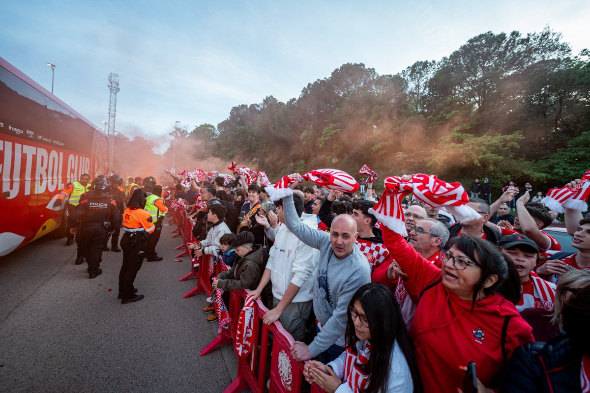 CristhianStuani's tweet image. SEGUIREM LLIUTANT FINS AL FINAL 🔴⚪️
Estamos vivos , hay fe, hay esperanza, saldremos adelante estoy seguro !!!