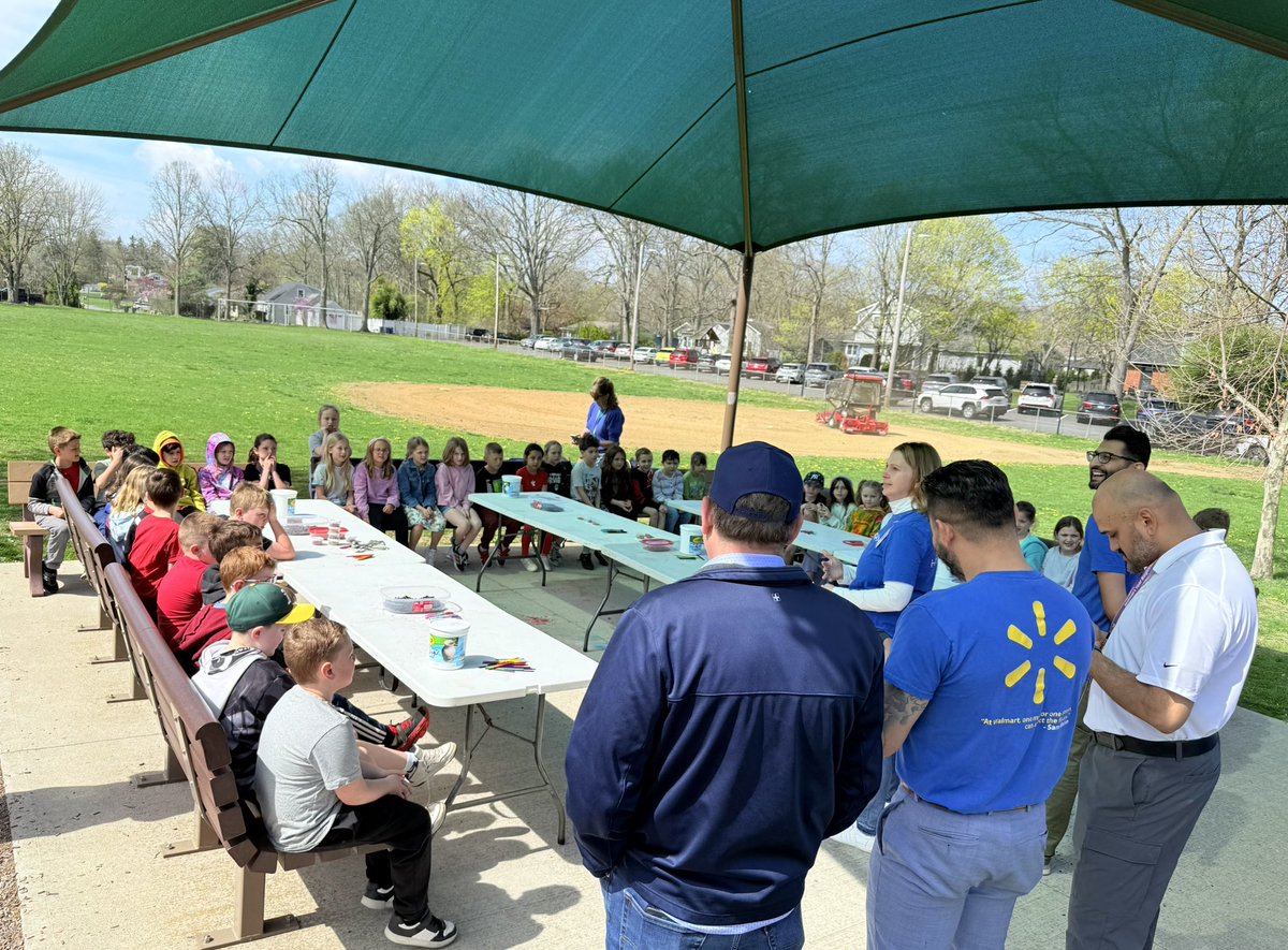 Making seed bombs at Willow to celebrate Earth Day!  Thank you <a href="/Walmart/">Walmart</a> for the ongoing partnership! ❤️ 🌎 <a href="/cornwallcsd/">Cornwall CSD</a>