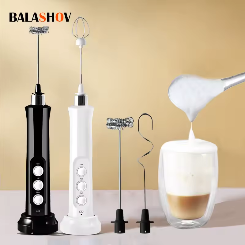 VovoPromo's tweet photo. ☕ Mixer Elétrico 3 em 1
🥚 Bate ovos, espuma leite e mistura pós
⚡ 3 velocidades (até 13.500 RPM)
🔋 Bateria 1200mAh | recarregável via USB
🖤 Disponível em preto ou branco
🔗 https://t.co/3qCH8aC4Oz https://t.co/PEFLkn67da