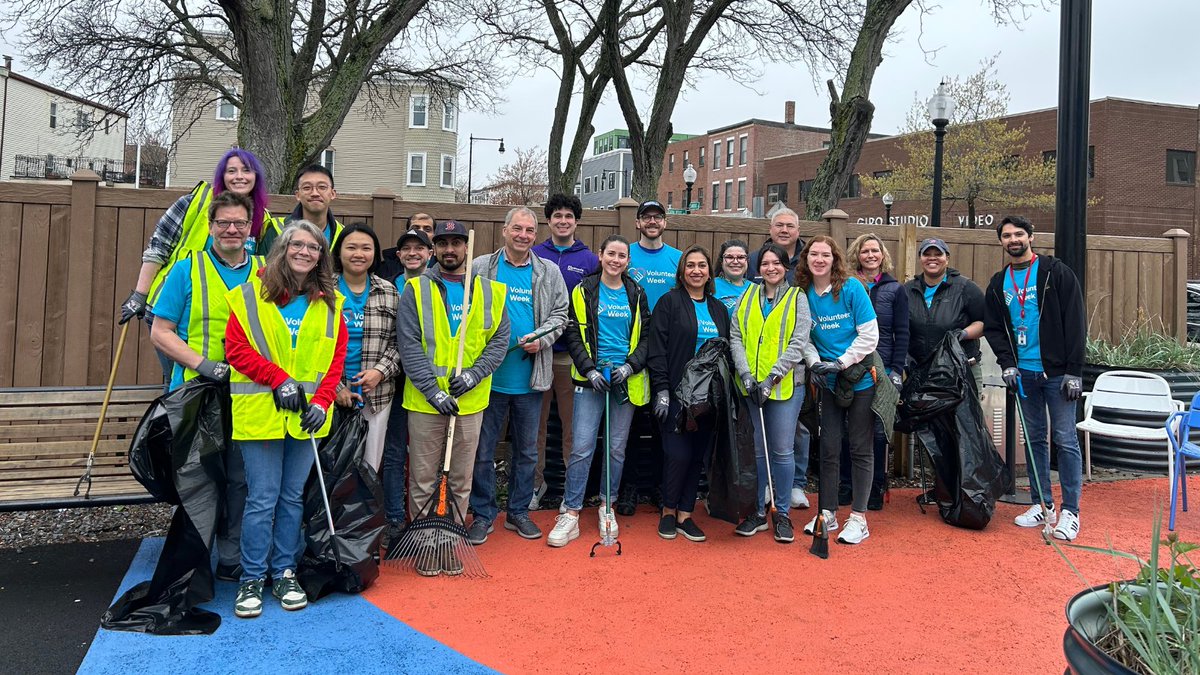 moderna_tx's tweet image. At Moderna, we recognize that human and planetary health are interconnected—and that we have a responsibility to grow in a way that protects the planet and minimizes our environmental impact.
To celebrate Earth Day, colleagues from our Cambridge, Massachusetts, office rolled up…