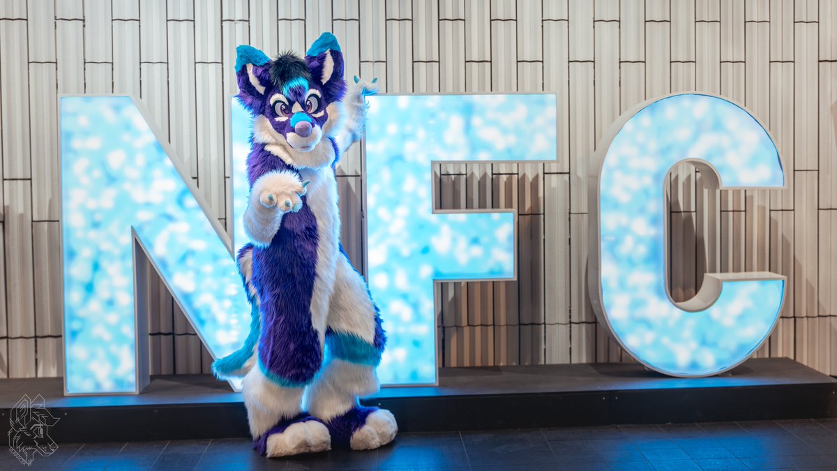 Kinda fruity pose ngl :3

📷 <a href="/vlaaacek/">VlaceK</a> 
🪡 <a href="/AltaWoof/">Alta!! 🔜 Pawske, MFF</a> 
📍 #NFC25