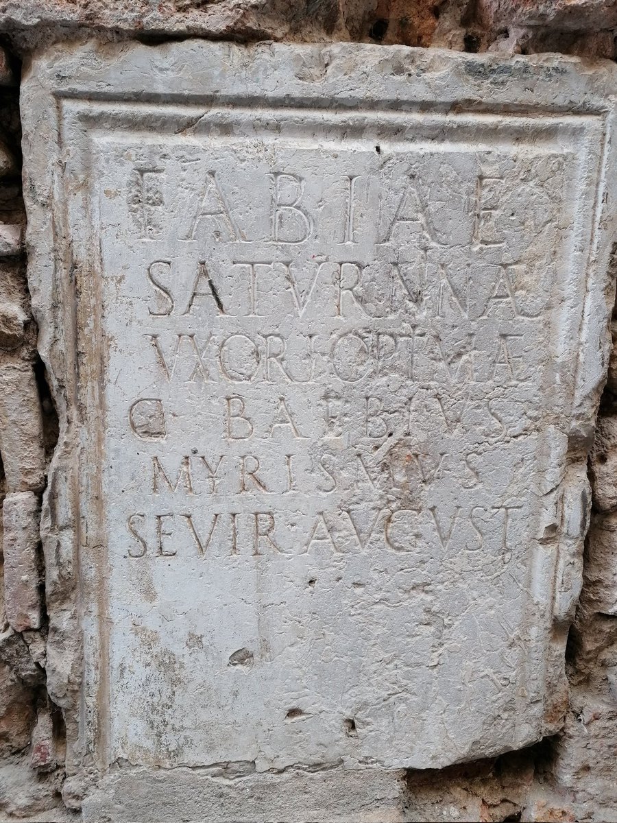 On soc? - ¿Dónde estoy? - Where am I?