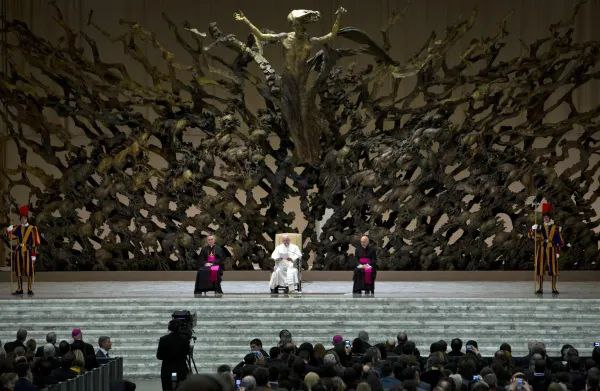 LilianeR519950's tweet photo. @zoomabus Pas "suicidaire" comme Stephane Blet et de nombreux émetteurs de vérité...  
Au hasard : conspiration talmudo-maçonnique contre l'Eglise catholique par les descendants des khazars d'Europe centrale / nazis qui cherchent à détruire la "fille ainée de l'église" ??? https://t.co/W5cowkzUqe