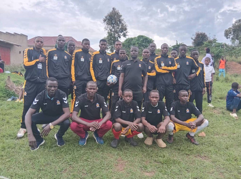 KitAid (@kitaid) on Twitter photo Great to see these kits donated by <a href="/CambridgeUtdFC/">Cambridge United FC</a> <a href="/CUFCFoundation/">Cambridge United Foundation</a> have finally arrived at Bikurungu Town in rural Uganda after starting the journey last August.
Just in time for an Easter tournament. Great to see these kits donated by <a href="/CambridgeUtdFC/">Cambridge United FC</a> <a href="/CUFCFoundation/">Cambridge United Foundation</a> have finally arrived at Bikurungu Town in rural Uganda after starting the journey last August.
Just in time for an Easter tournament.