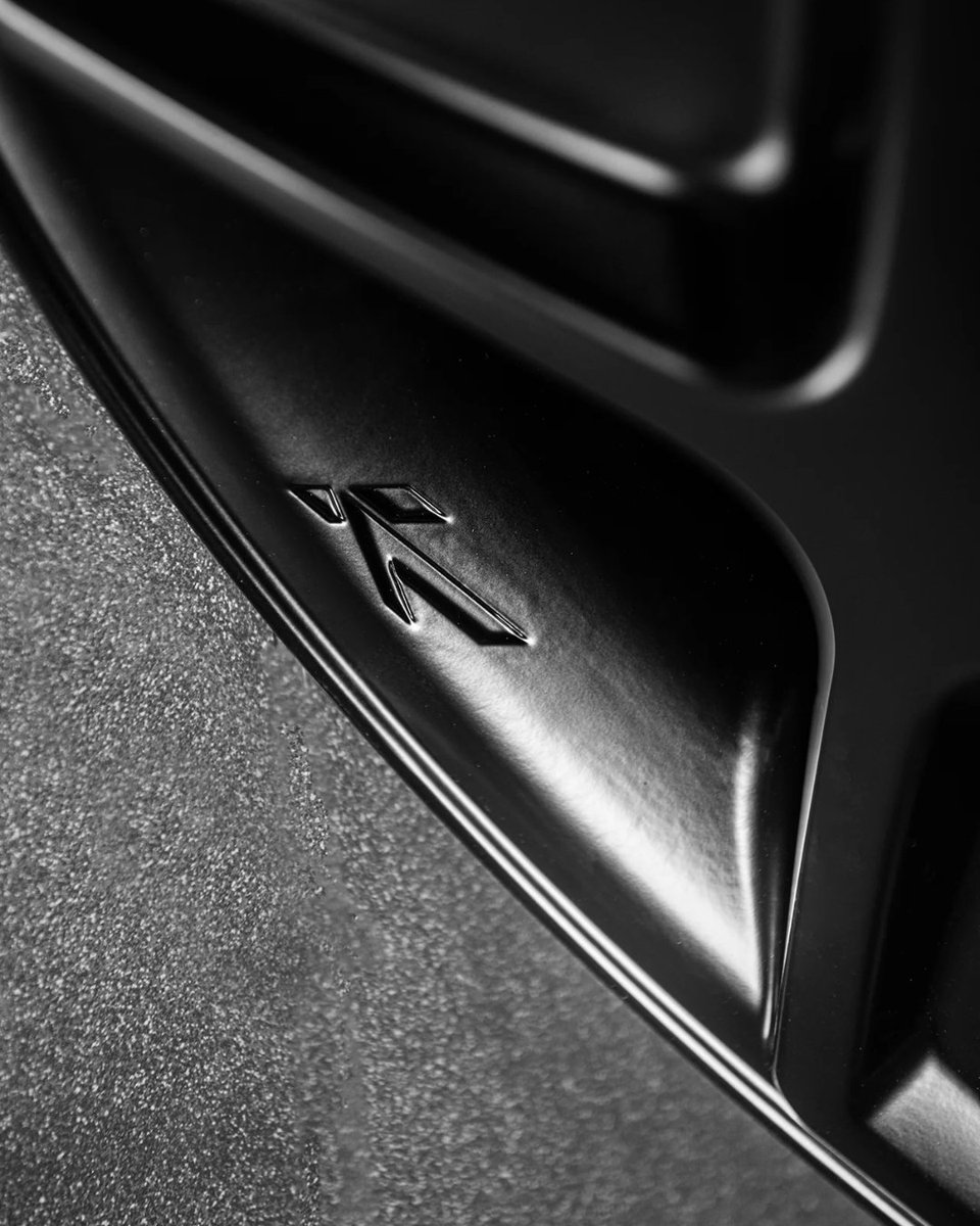 Land Rover Defender (2020–Present) Mondial Retro RS-Forged Light Alloy Wheels

Colour: Satin Black
Size: 9 x 20" (Front &amp; Rear)
Vehicle Fitment: Land Rover Defender (2020–Present)

See more: projectkahn.com/products/land-…

Copyright Design by KAHN®

#LandRoverDefender #Defender110