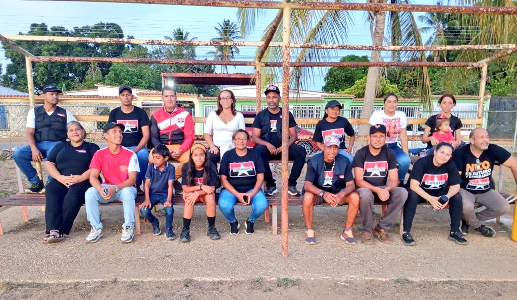 #EnFoto 📸 || Desde el municipio Simón Rodríguez estado <a href="/AnzoateguiMrt3/">AnzoáteguiMRT3</a>, miembros de la Dirección Regional y militancia realizaron reunión con el camarada Responsable de Eje Sur, Alexander Díaz evaluando y analizando la coyuntura, para ajustar y mejorar nuestros accionar