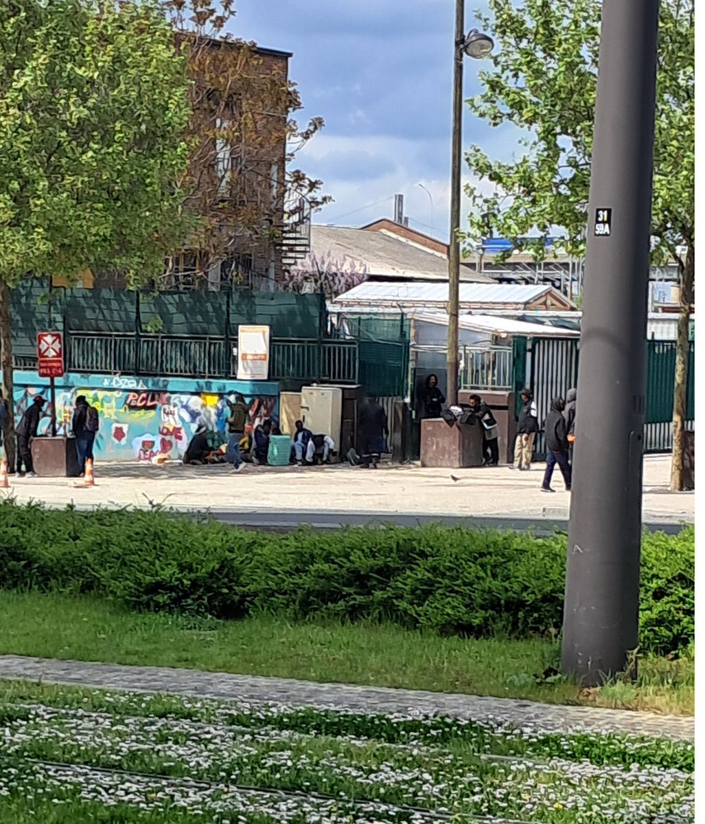 Paris la plou’belle tweet media