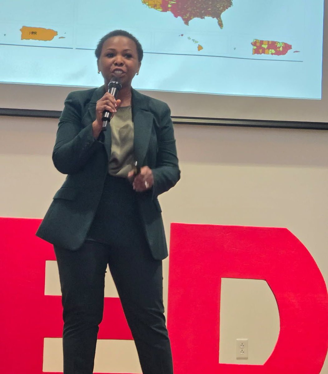 Blessing Falola, M.D., presented at TEDxUAB on March 29. She presented, "Promoting Youth Mental Health through Workforce Advocacy." Learn more about TEDxUAB and this event here! buff.ly/ZHDm6nk
<a href="/TEDx/">TEDx</a>
<a href="/UABHeersink/">UAB Heersink School of Medicine</a>