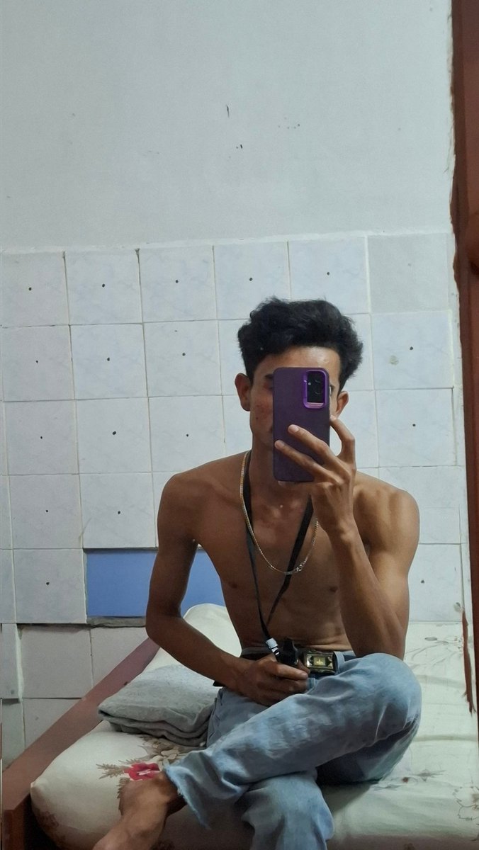 ยะลาอยู่ครับ.ขอคนนวดสักคนครับที่สามารถนวดได้จริงปวดเหมือยหมดเลยก่อนจะขึ้นไปลุ้ยงานทุเรียนที่จันทบรี 
คืนนี้เลยดว่น