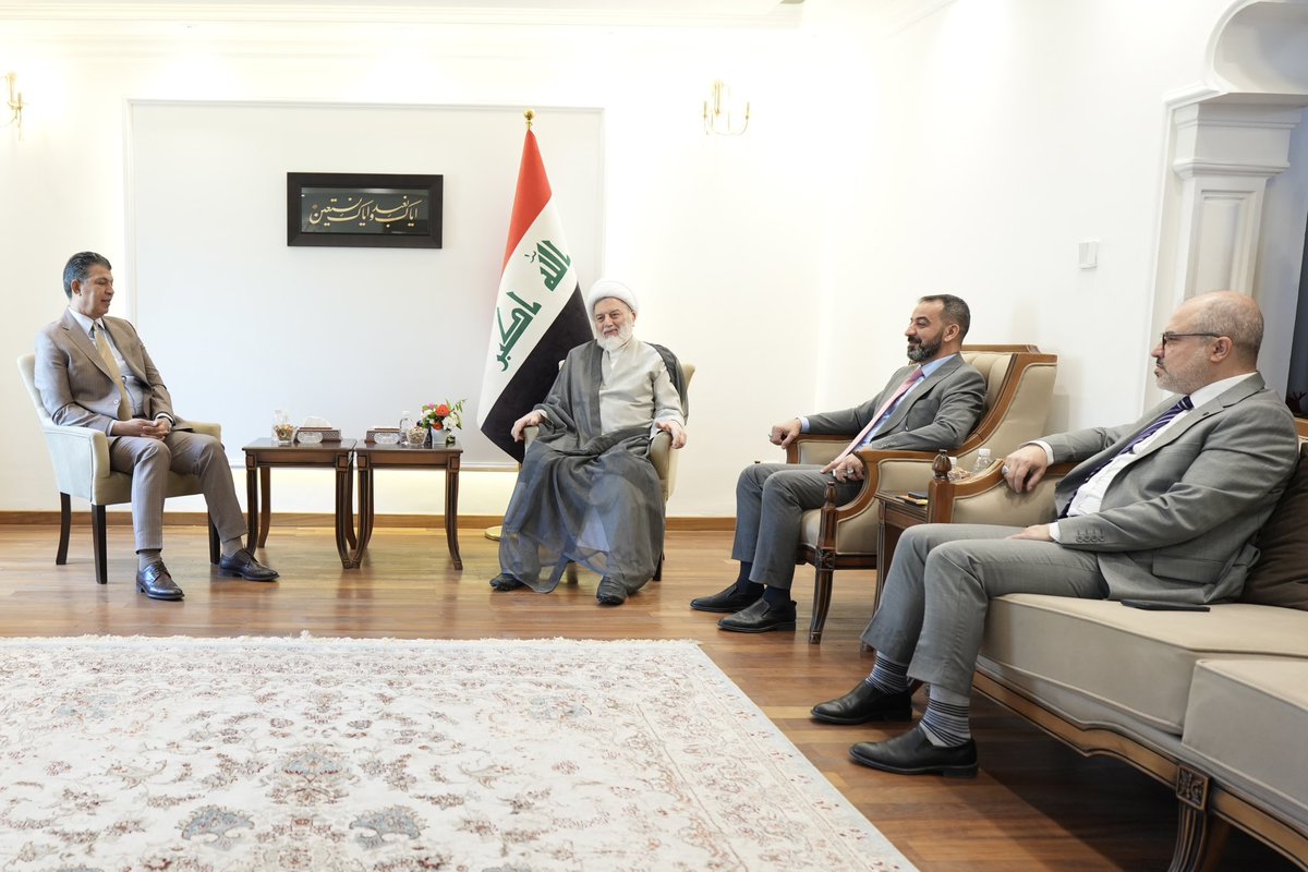 خلال استقبال رئيس شبكة الاعلام العراقي، أكّد سماحة الشيخ همام حمودي
✔️أهمية دور الإعلام في حفظ الهوية العراقية الأصيلة وترسيخ قيمها
✔️إيلاء المحافظات إهتماما خاصا لابراز معالمها ورموزها وانجازها وتراثها الثقافي والفكري
✔️ان تكون مؤسساتنا الإعلامية هادفة معبرة عن صوت الناس وحقوقهم