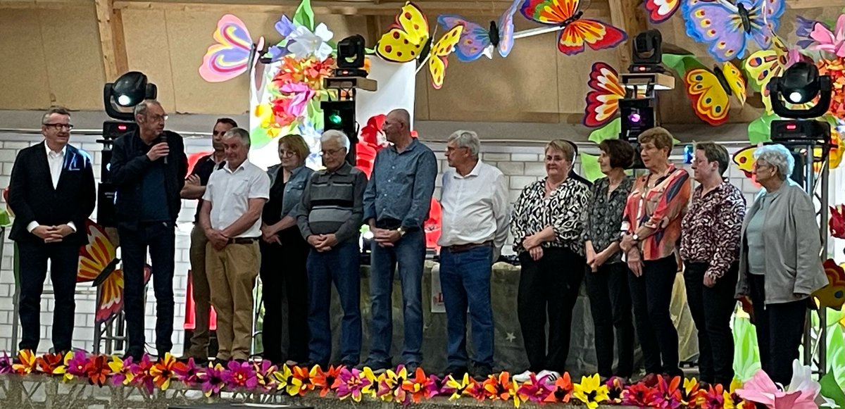 fabien_bazin's tweet photo. Dimanche soir, Lormes a vibré au rythme du bal du comice, moment fort de la fête du monde agricole!
Un grand #bravo et #merci à tous les bénévoles, aux membres du #comice #agricole de Lormes et a ceux qui font vivre cette tradition avec passion et énergie !
Vive nos villages ! https://t.co/bOdHdjMK5I