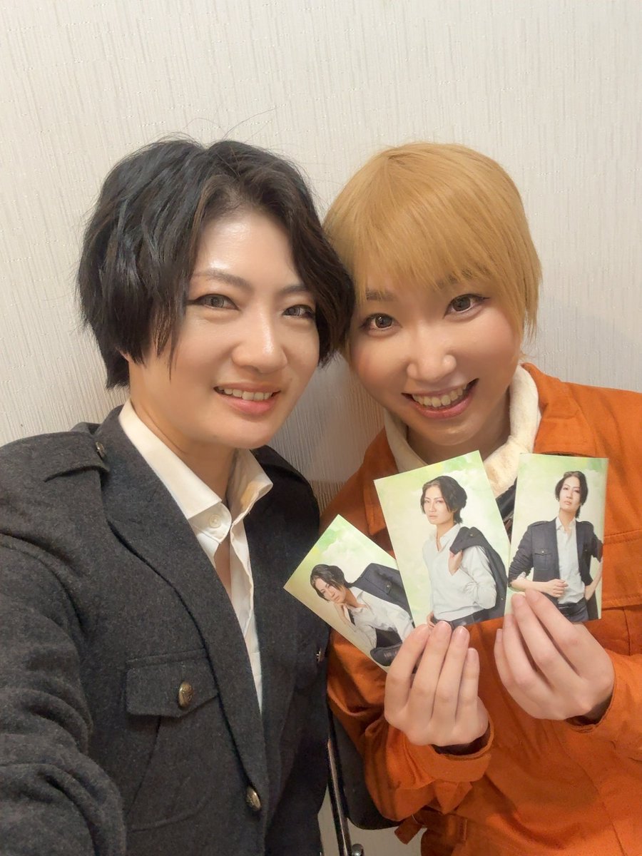 Pakuran_candy's tweet photo. (当時、役での絡みがなかったので)
ガッツリ一緒にお芝居したい
(当時、未成年だったので)
20歳になったら一緒にお酒を飲みたい

っちゅう目標が出来た時なり。
お酒は天わけの打ち上げで叶い…!
今回、2ndという当時と同じ名の劇場でガッツリご一緒出来もした！
約10年前の自分に教えてあげたい〜！！ https://t.co/fcgNUqqKsJ