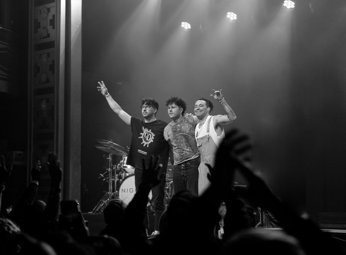 Still buzzing from seeing <a href="/Nightly/">NIGHTLY</a> in New York 🤩

📸: triciahogan.jpg on IG