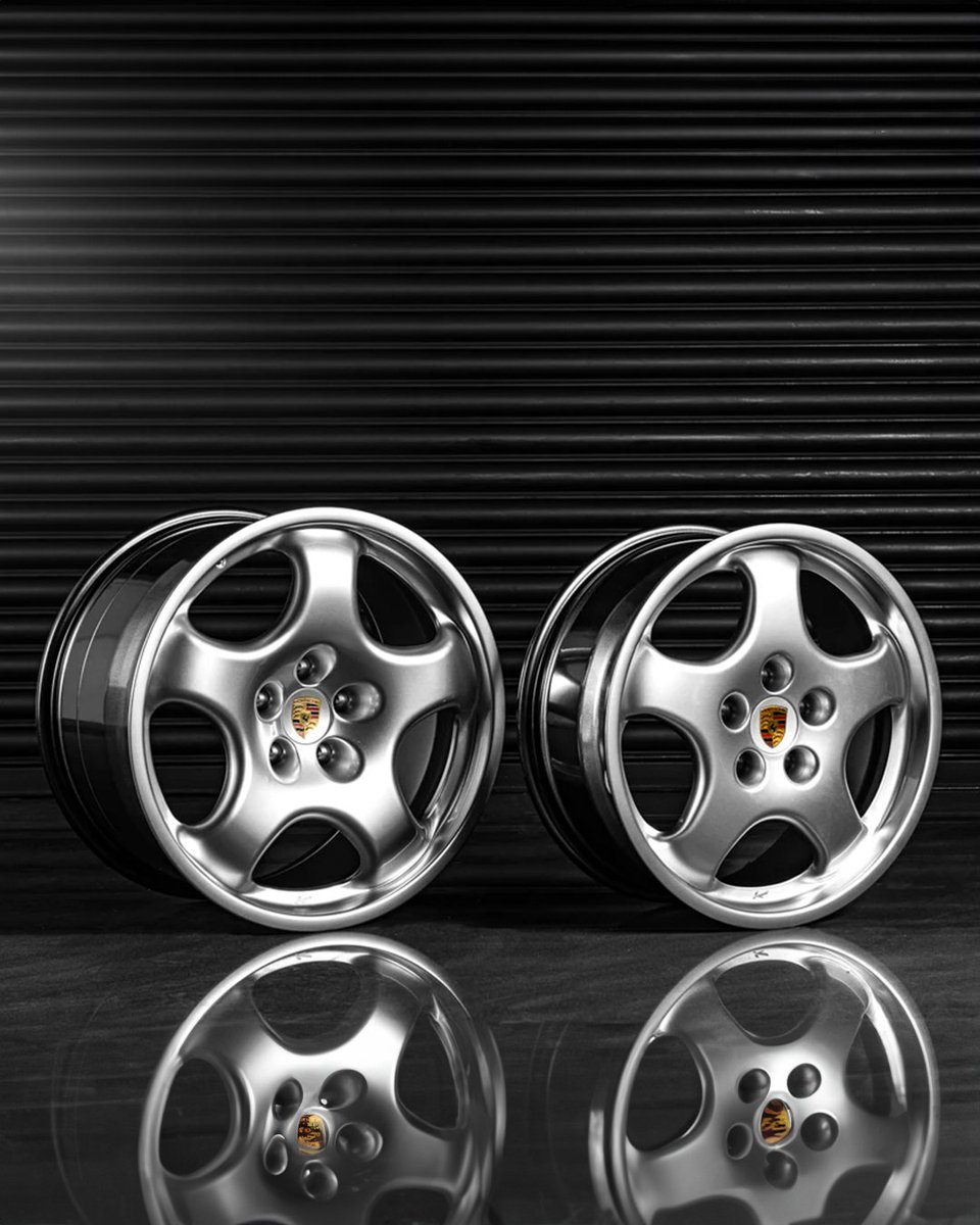Porsche 911/992 (2019–Present) Cup 1 Remastered Forged Light Alloy Wheels

Colour: Hyper Silver
Size: 8.5 x 20" (Front), 11.5 x 21" (Rear)
Vehicle Fitment: Porsche 992 – GTS, Targa GTS, Turbo, Turbo S, GT3, ST

projectkahn.com/collections/po…

Copyright Design by KAHN®

#Porsche992