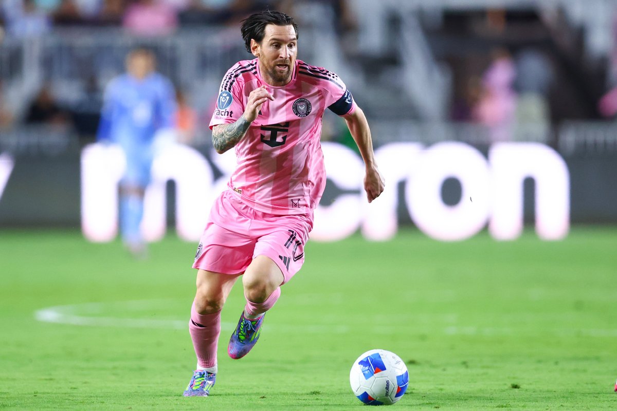 FOX Sports PR (@foxsportspr) on Twitter photo #Messi𓃵 and <a href="/InterMiamiCF/">Inter Miami CF</a> vs. <a href="/WhitecapsFC/">Vancouver Whitecaps FC</a> headline <a href="/Concacaf/">Concacaf</a> <a href="/TheChampions/">Concacaf Champions Cup</a> Semifinals starting this week on <a href="/FS1/">FS1</a>.
Broadcast schedule with <a href="/JohnStrong/">John Strong</a> and @StuHolden on the call ➡️ bit.ly/3GhlkPi #Messi𓃵 and <a href="/InterMiamiCF/">Inter Miami CF</a> vs. <a href="/WhitecapsFC/">Vancouver Whitecaps FC</a> headline <a href="/Concacaf/">Concacaf</a> <a href="/TheChampions/">Concacaf Champions Cup</a> Semifinals starting this week on <a href="/FS1/">FS1</a>.
Broadcast schedule with <a href="/JohnStrong/">John Strong</a> and @StuHolden on the call ➡️ bit.ly/3GhlkPi