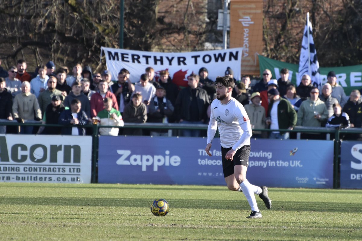 CalRP2's tweet image. Special club! A season to remember🤍🖤
@MerthyrTownFC