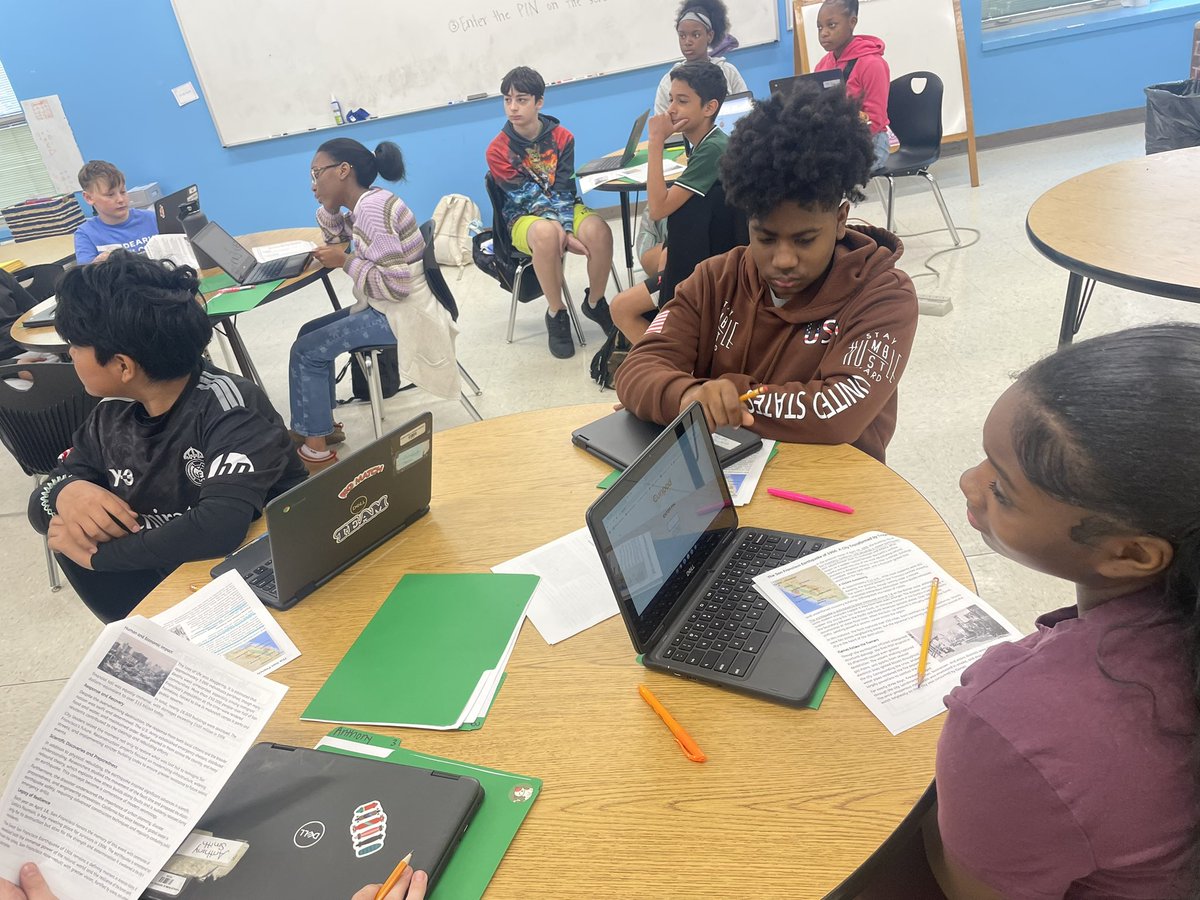 Writing workshop with visiting teacher, Ms. Garrett! Vivid writing vs. NOT vivid! #TPSD