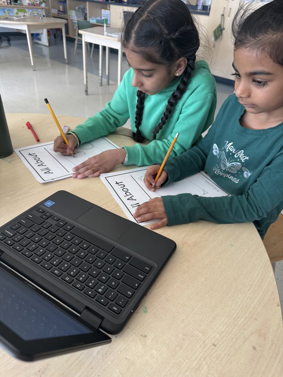 MSDHAMI80's tweet photo. Grade 1 students using Epic books to do research on their favourite animals @ZohrinM https://t.co/W2mns1jr6r