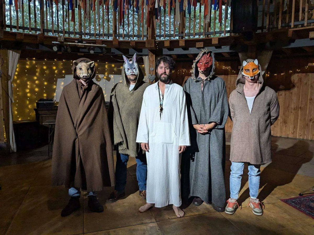 Joe Kelly &amp; The Royal Pharmacy Shred the Second‑Album Rulebook with ‘Cast Me Down’

Forget the “difficult second album” cliché—Newport renegade Joe Kelly never stopped writing. While last year’s debut World on Fire was still cooling on fresh vinyl, he’d already stitched together