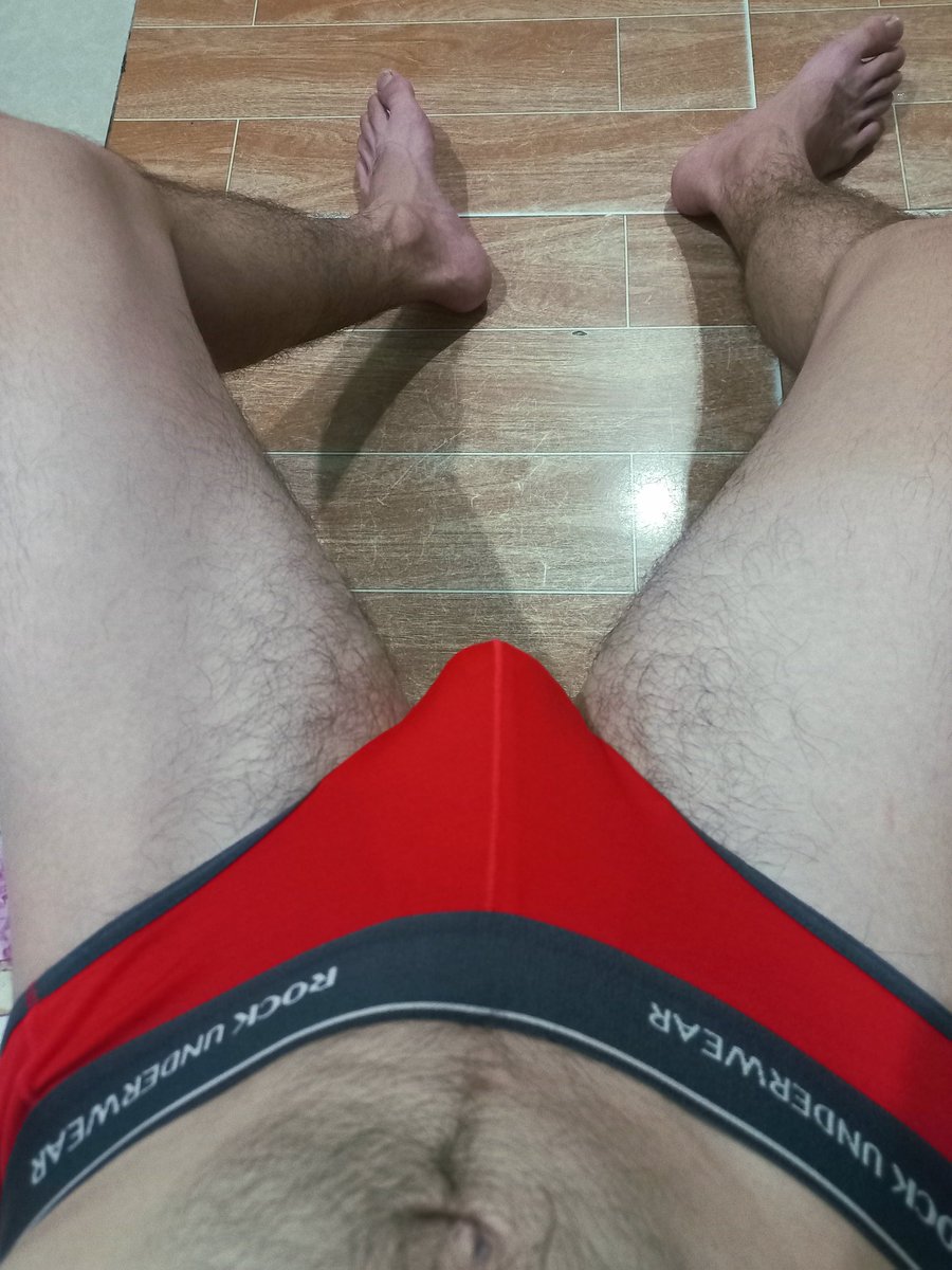 Trời nóng ướt cả quần 🥵
