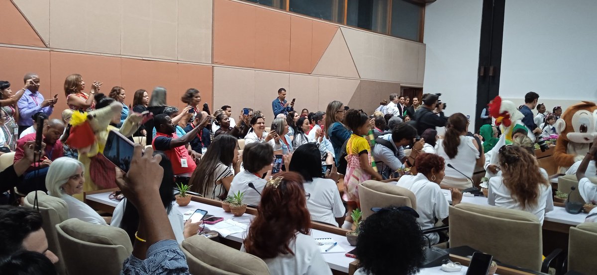 Congreso "Una Sola Salud" hace énfasis en la unidad mundial para trazar el camino hacia la salud y bienestar mundial. 
#CubaPorLaVida #CubaSalud2025