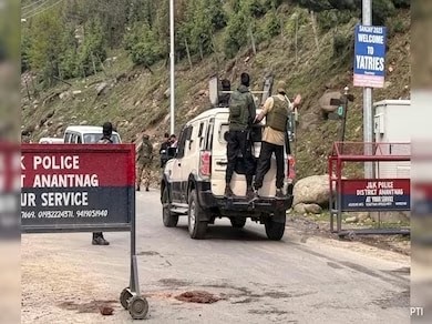 IslooInsider's tweet photo. Another day, another false flag?
Modi vows to retaliate after a tourist’s killing in Kashmir — but history tells us: these events are conveniently timed, politically charged, and always blamed on Pakistan.
#ModiAgenda #OccupiedKashmir #Disinfo https://t.co/cEcqjvUTCf