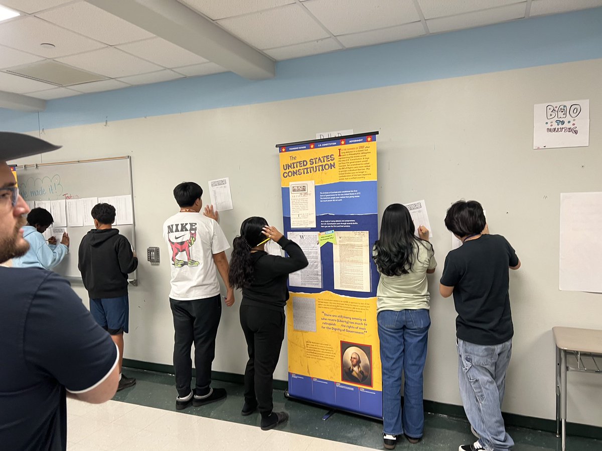 Students revisit the goals they’ve set for tomorrow’s STAAR test and do some last minute changes. 8th graders <a href="/DVISD_OMS/">ojedams</a> are ready! #GoGators #DVProud #DVFocus
