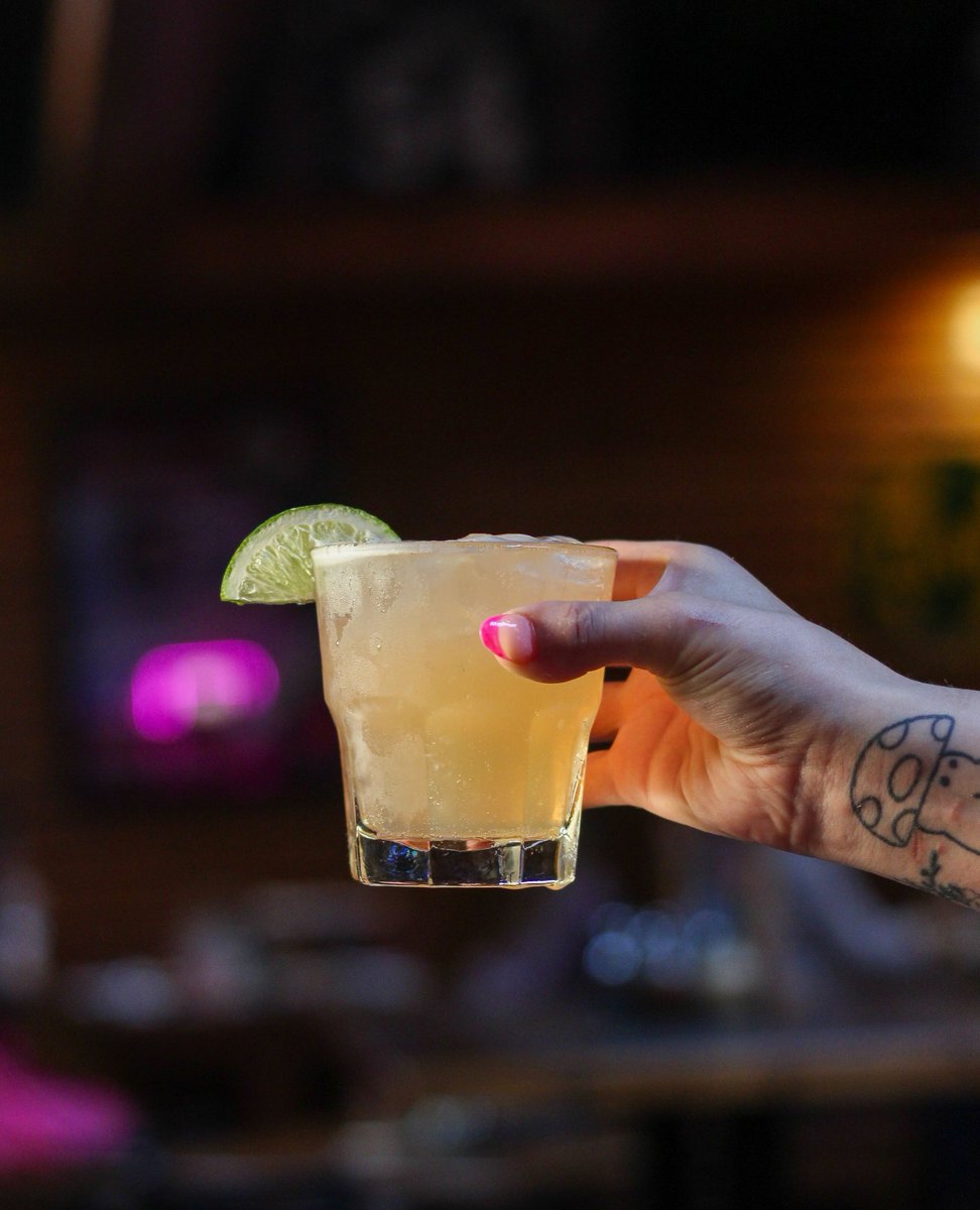 Spring cocktails have arrived at Village Idiot! 🌼🍸 Try the Peach Paradis, Bubbly Bitter Sweet, Sparkling Spit Fire, Pink Panthers (pitcher or cocktail), and Marie Antoinette. Fresh, fun, and perfect for the spring season!