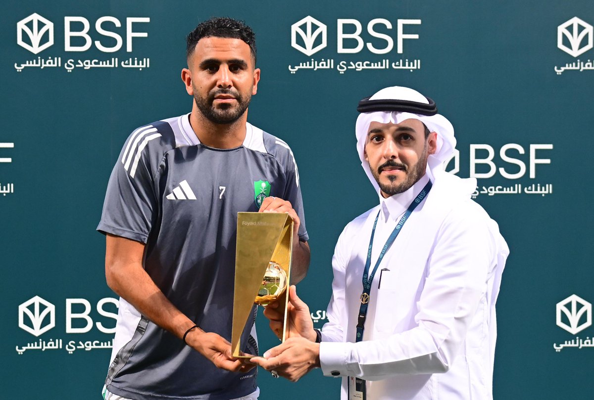 السباق على الذهبية يحتدم 🏆

نجم نادي ⁦<a href="/ALAHLI_FC/">النادي الأهلي السعودي</a>⁩ رياض محرز مع جائزة هدف الأسبوع للمرة الثالثة 🤩