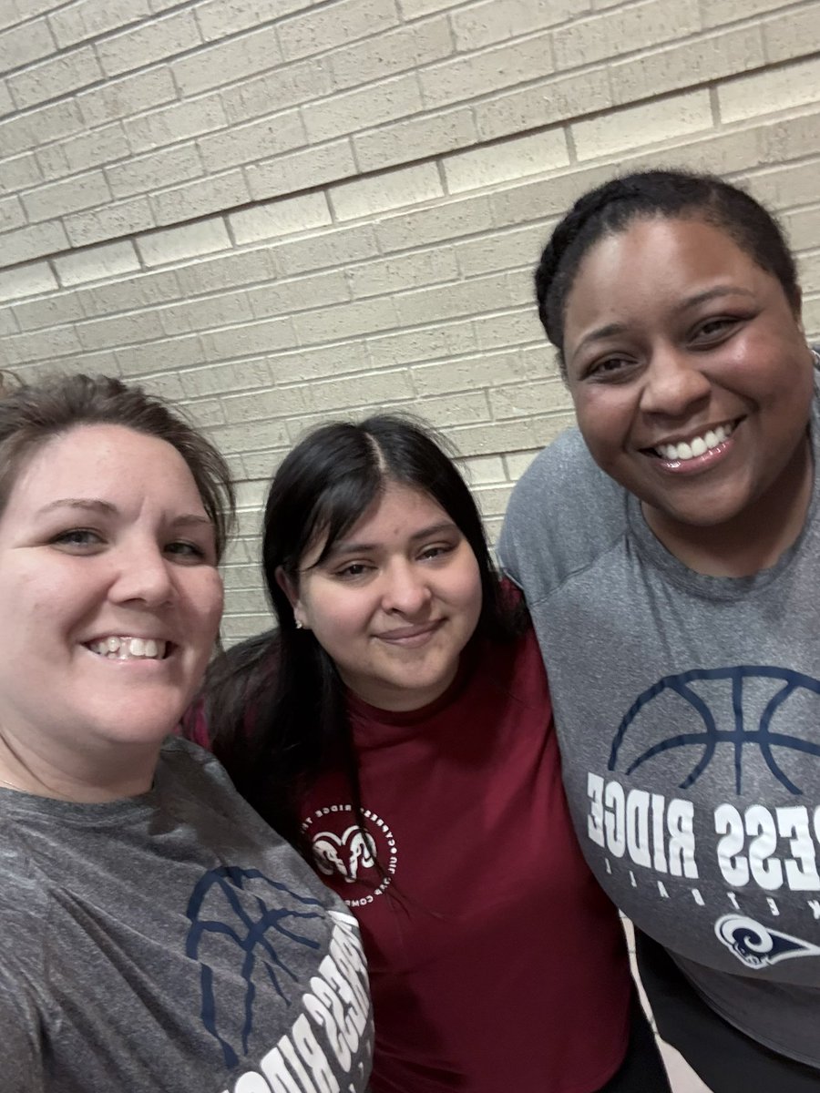 Our true TRIPLE THREAT!! 🏀 🎭 📚
Basketball Manager, Stage Manager, SCHOLAR! 

Genesis Aguirre has been an outstanding member of our program for the last 4 years! She has worked diligently in all her crafts here at Cypress Ridge. We are SO PROUD of her Academic All State honor!