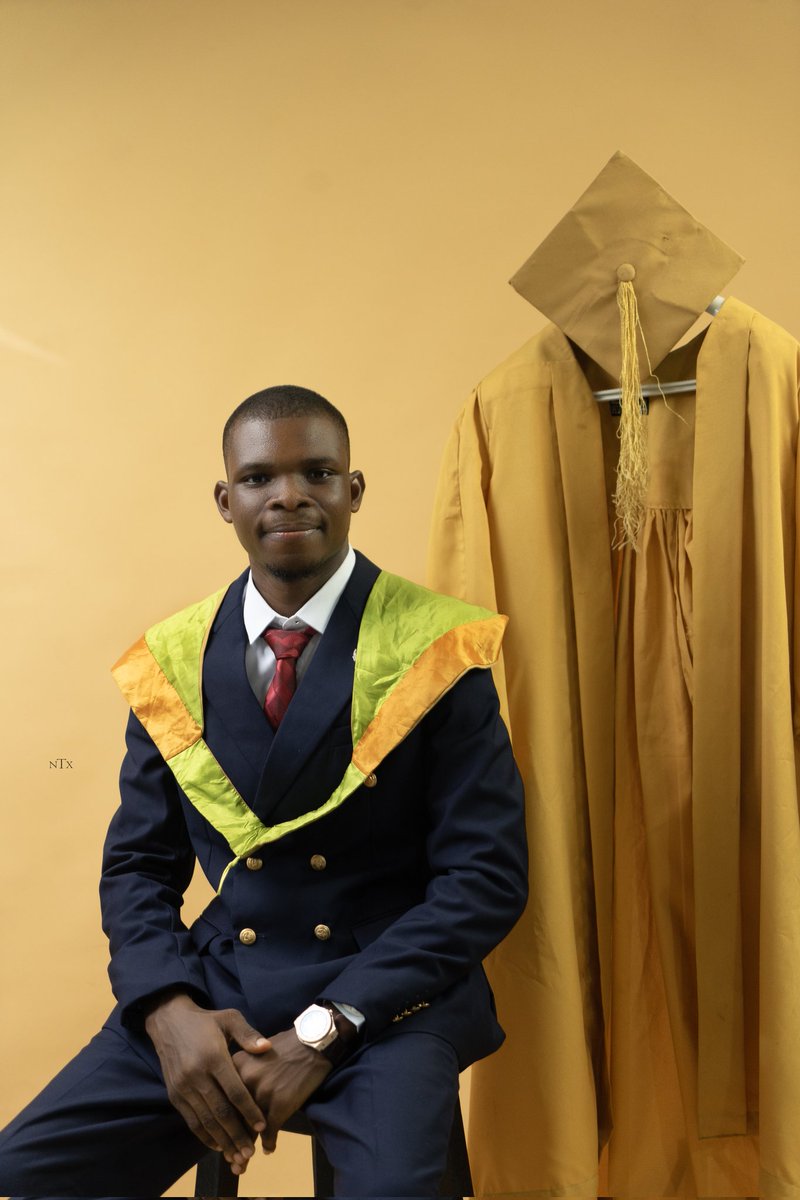 BunmiFaloyo's tweet photo. REINTRODUCING...

FALOYO Sunday Bunmi
Best Graduating Student, Department of Crop and Environmental Protection 👑 
First Class Honours 🎖 

I will forever serve the Lord.

#lautechconvocation https://t.co/koFdlJpskV