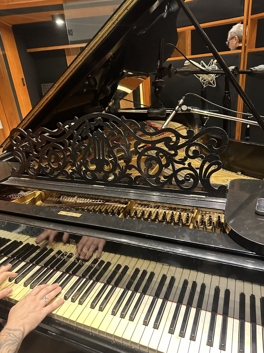 Se viene disco nuevo :)