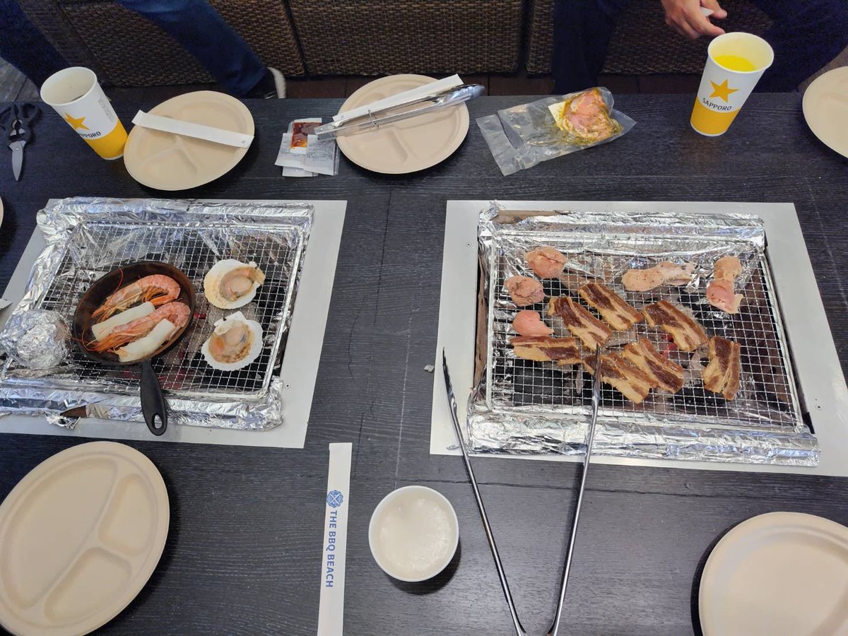 MSI_CONSULTANT's tweet photo. The BBQ Beach in TOYOSU
婚活カウンセラーの友人達と親睦会をしました。
火おこしや事前準備の必要もなく、ソファ席でくつろぎながらのゆったりBBQで、手軽で1ランク上の雰囲気です。
平日昼間だったこともあり、大学生の若者でいっぱいでした。
婚活イベントやってみても楽しそう。ただ、��し騒がしくて、向かいの方の声も聞き取りづらいのが難点かな。
#結婚相談所 #IBJ #IBJ正規加盟店 #お見合い #恋人 #婚活