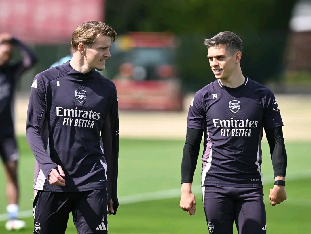 Aig_space's tweet image. Eyes on the next challenge.

 The Gunners sharpening up for action! 💪🔴

 #Arsenal #COYG #OnTheGrind