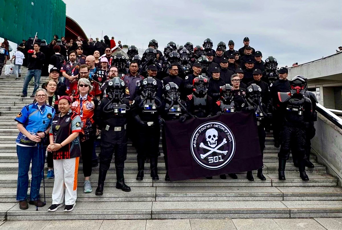 最終日の午前中、Revel Legion のGroup photoはJawaで、午後からの501stではタイパイで。セレブレーション伝統の集合写真に参加出来てとても幸せです🩷
Mission accomplished👍

#SWCJ2025 
#501st 
#RevelLegion
#StarWarsCelebration