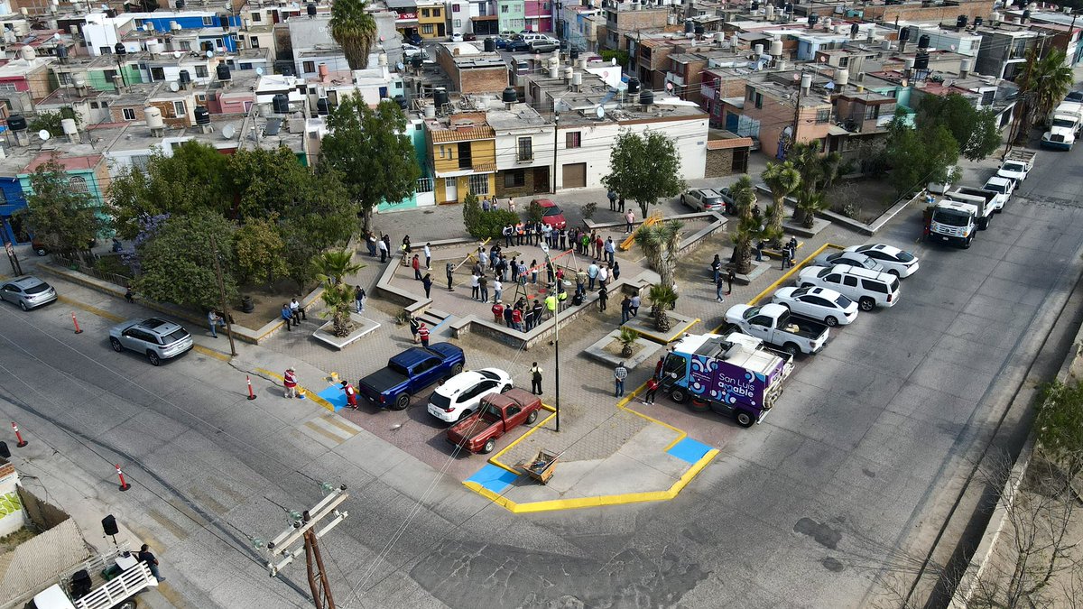 ServMpalSLP's tweet image. Hoy llevamos a cabo una jornada más de nuestro programa #CapitalAl100, llegando a la edición número 222 en el área verde ubicada entre las calles Minerías y Carbón, en la colonia Infonavit Morales. 🙌

¡Seguimos trabajando por un #SanLuisCapital más digno y #Amable!🩷