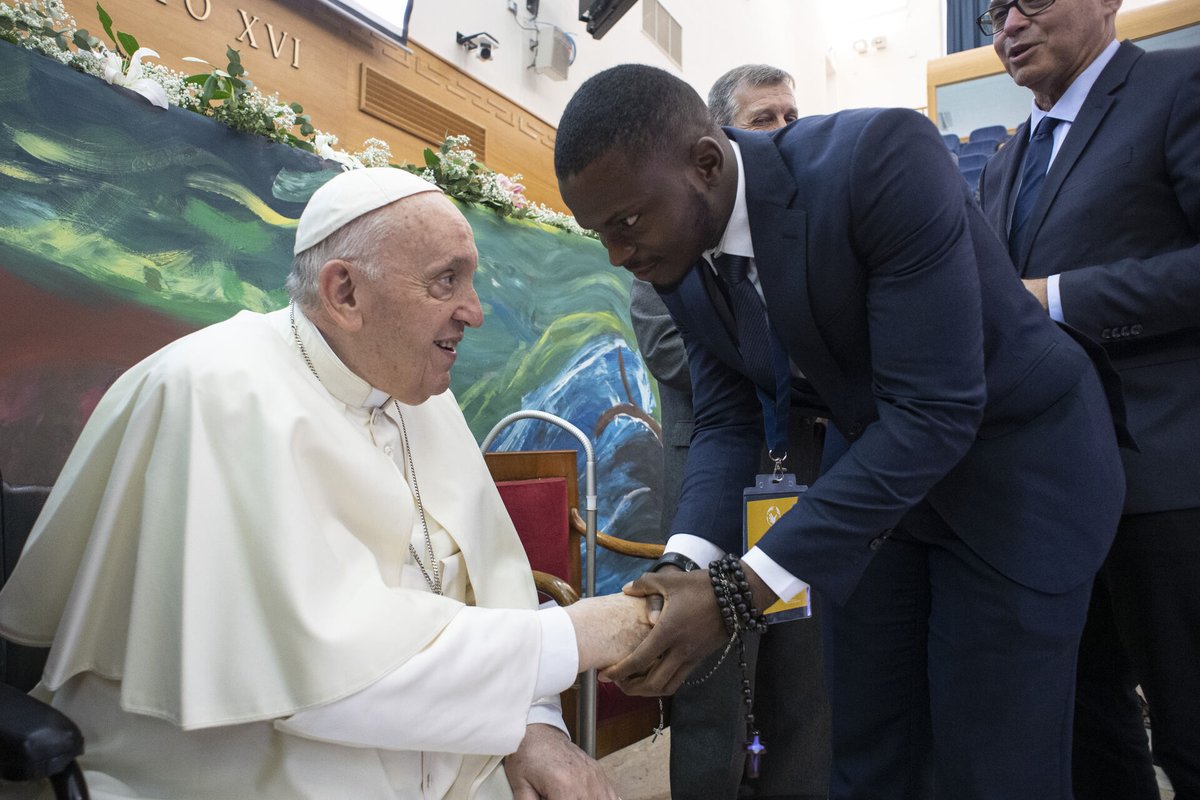 Chegg.org (@cheggdotorg) on Twitter photo In 2022, Chegg.org Global Student Prize winner <a href="/JeremiahThoron/">Jeremiah Thoronka</a> had the honour of meeting His Holiness Pope Francis, a moment that offered a rare opportunity to engage with a leader deeply committed to justice, compassion, and empowering the next generation.
As we In 2022, Chegg.org Global Student Prize winner <a href="/JeremiahThoron/">Jeremiah Thoronka</a> had the honour of meeting His Holiness Pope Francis, a moment that offered a rare opportunity to engage with a leader deeply committed to justice, compassion, and empowering the next generation.
As we
