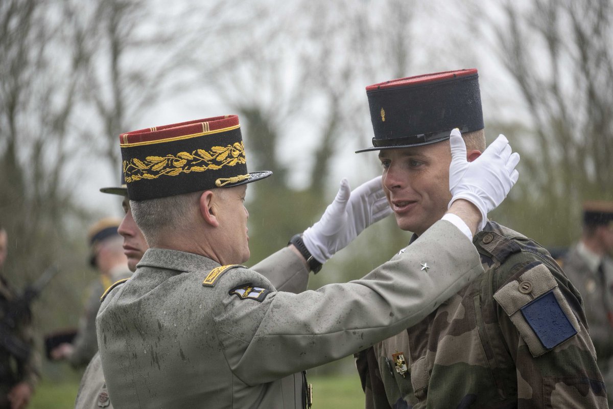 7e_brig_blindee's tweet image. Fiers, emplis de force et d’audace : nos jeunes engagés ont reçu leurs képis, signe qu’ils sont prêts à rejoindre le @35emeRI, le @152eRI et le @5eDragons. 
Jeunes Centaures, votre engagement vous honore ! 👏🇫🇷
#FiersDeNosSoldats #SoldatsDeLaNation