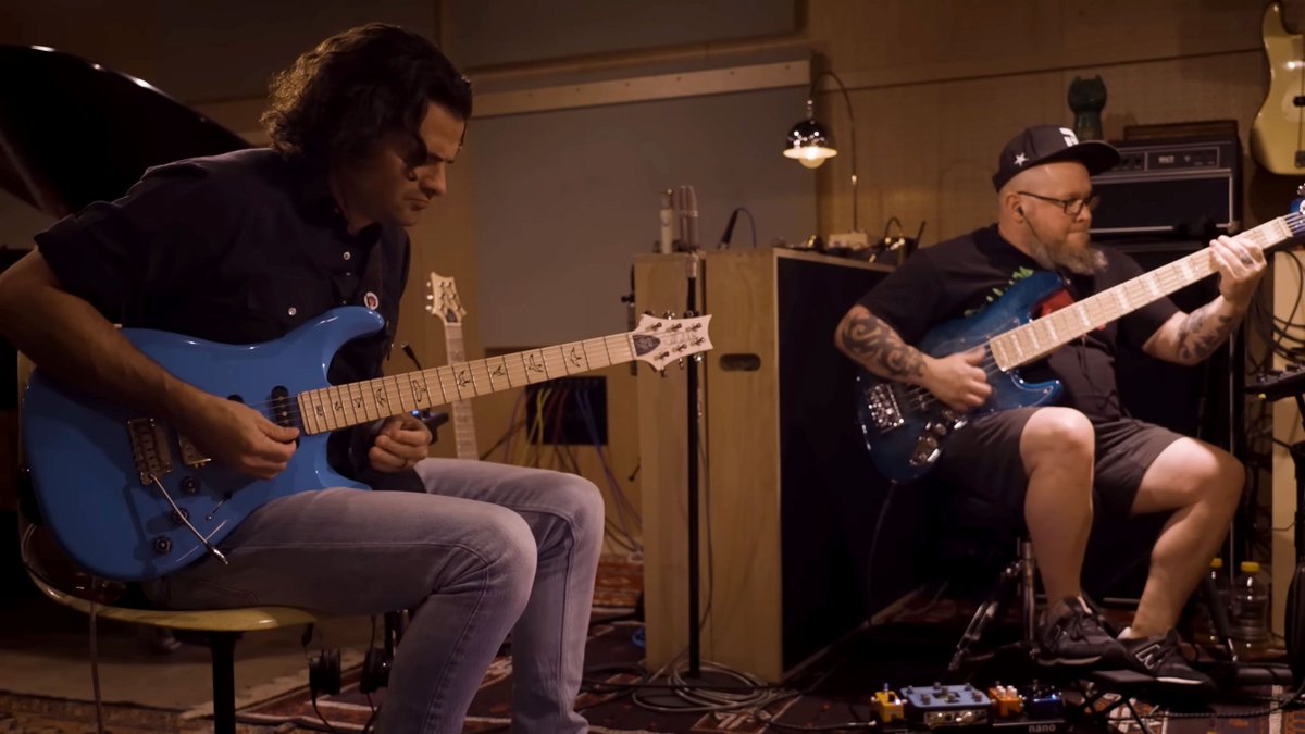 Wes Stephenson joins Mark Lettieri for a tight, funky live version of "Gemstone." notreble.com/buzz/2025/04/2…